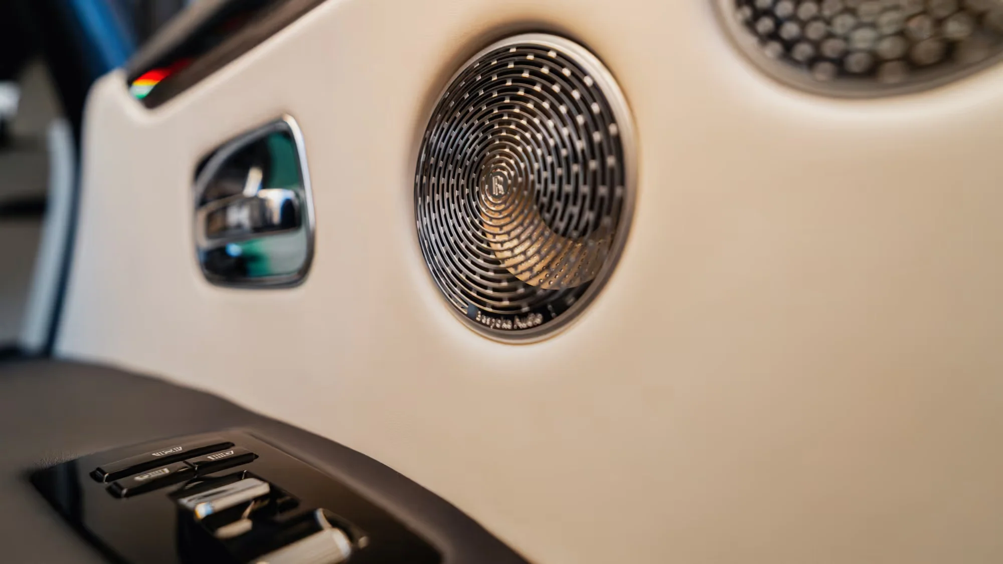 Rolls-Royce Ghost rear cabin materials and controls