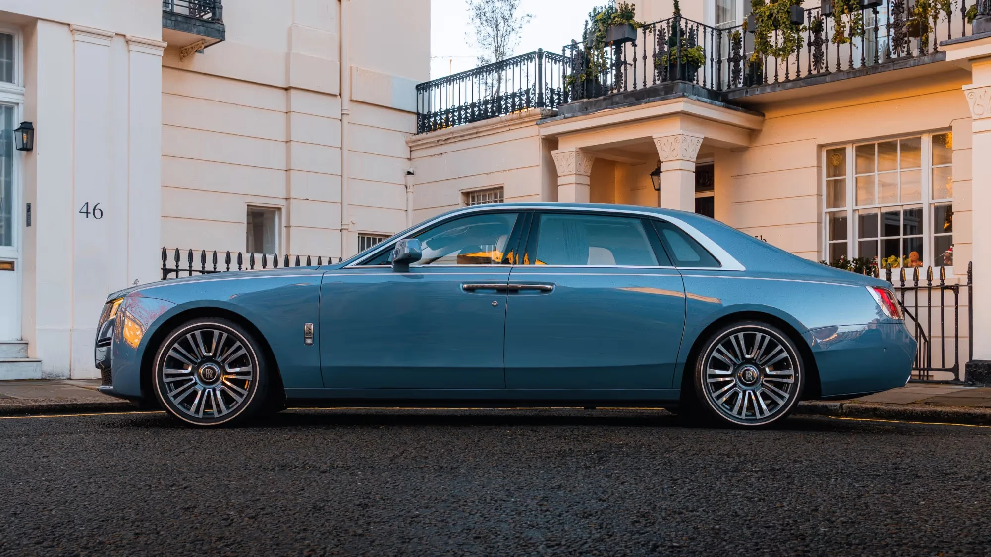 Side profile of a Rolls-Royce Ghost on a London street